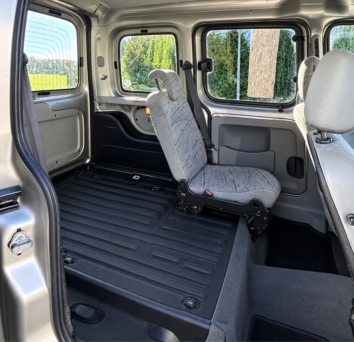 Renault Automobili: Renault Kangoo 4x4 – Usato da Romanshorn venduto da Allen0810 5