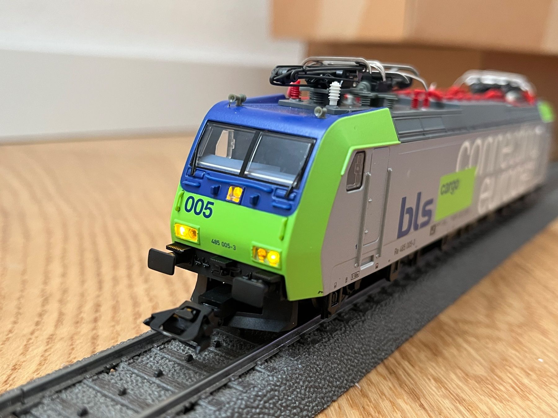 Märklin Modelleisenbahnen: Märklin 36852 BLS Cargo Re 485 – Gebraucht aus Basel von Re620_11627 5