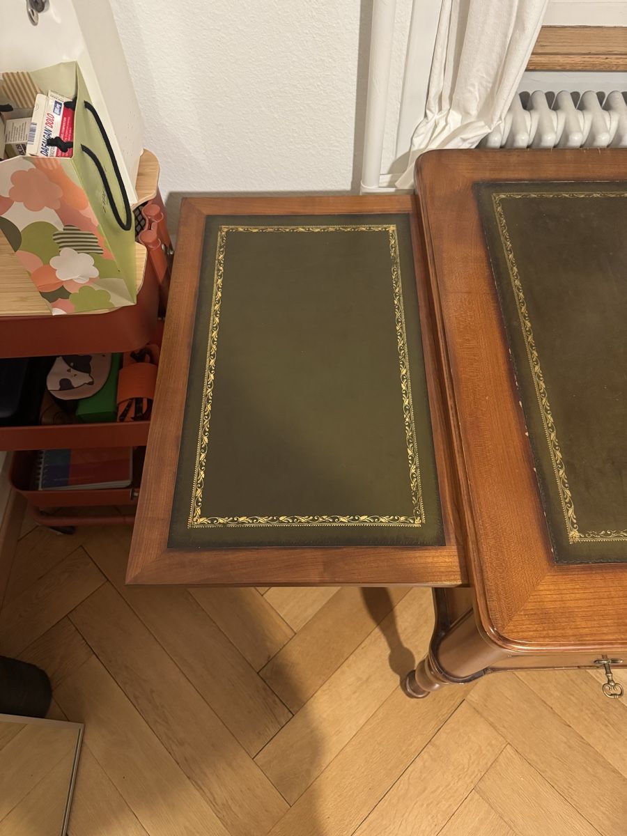 Schreibtische: Antiker Bürotisch – Gebraucht aus Basel von Lorenzo_Basel4055 1