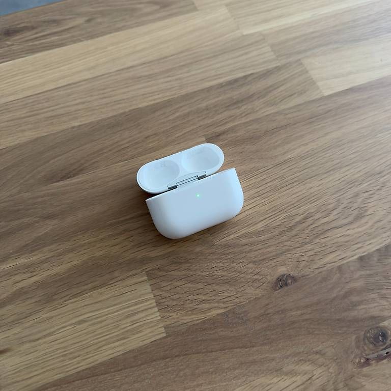 Apple Cuffie: Apple AirPods Pro 2 Ladecase (USB-C) – Usato da Widen venduto da flavio_marchi