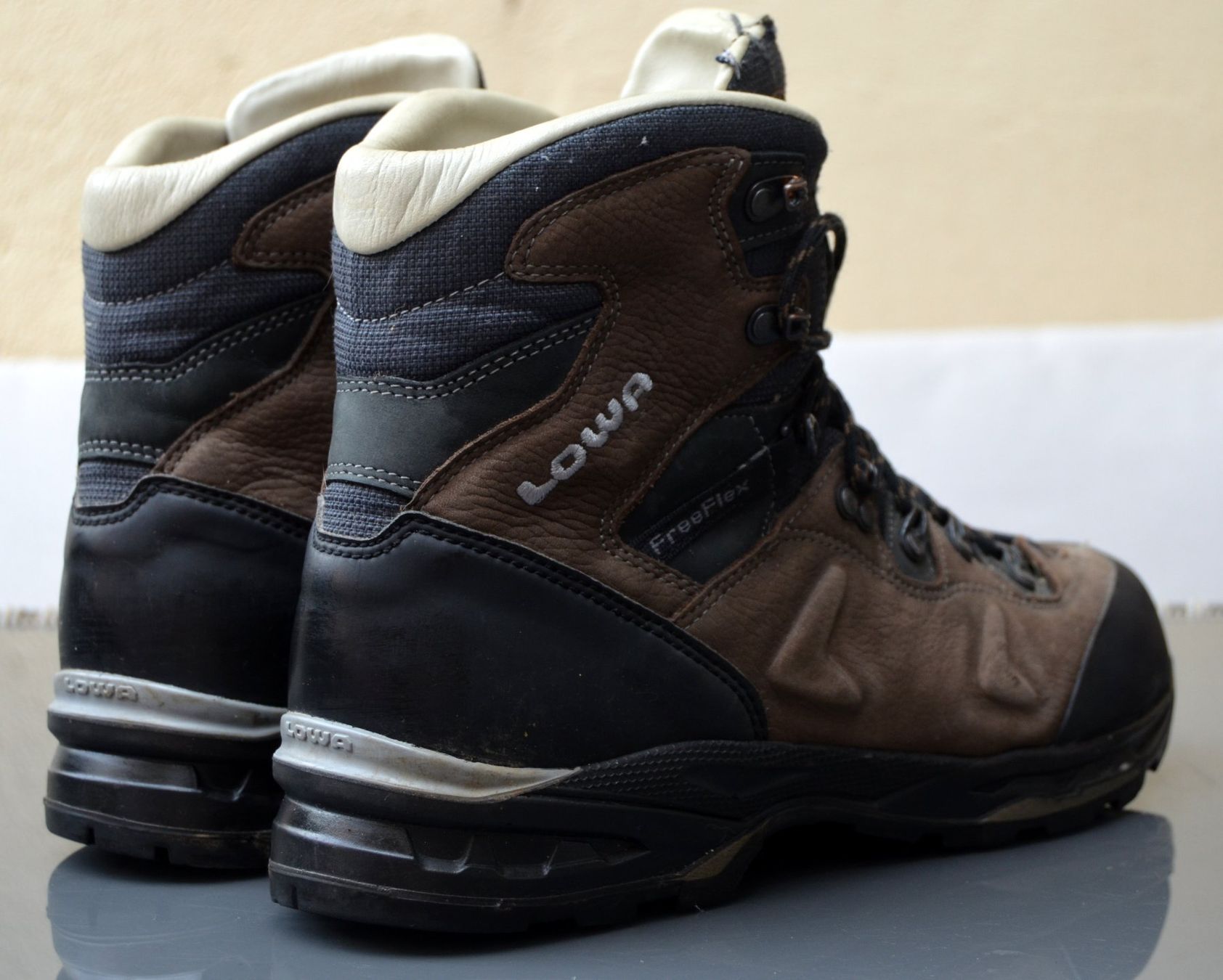 Lowa Herrenschuhe: Lowa Catalan Trekking  Boots / bottes .45 – Gebraucht aus Collonges von arashee 6