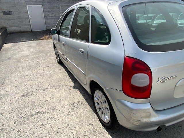 Citroën Automobili: Citroën Picasso 1.8i – Usato da Lausanne venduto da OF_Lausanne 6