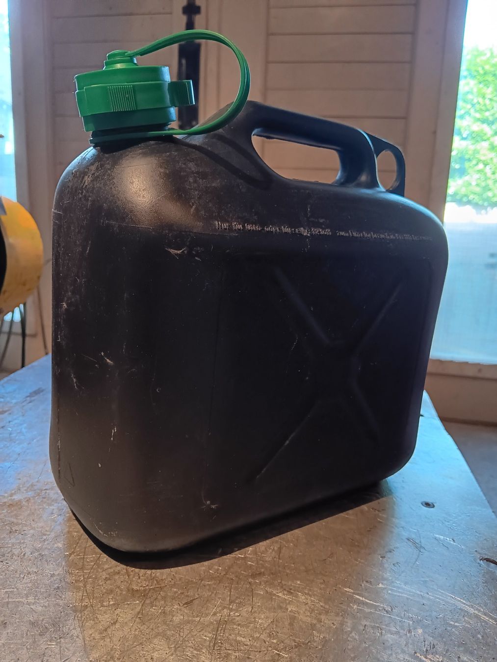 Benzinkanister: Benzinkanister 5 Liter – Gebraucht aus Dietikon von Sauber64 1