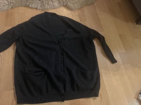 Pullover/COS Cardigan schwarz Gr. S Oversize kuschelig