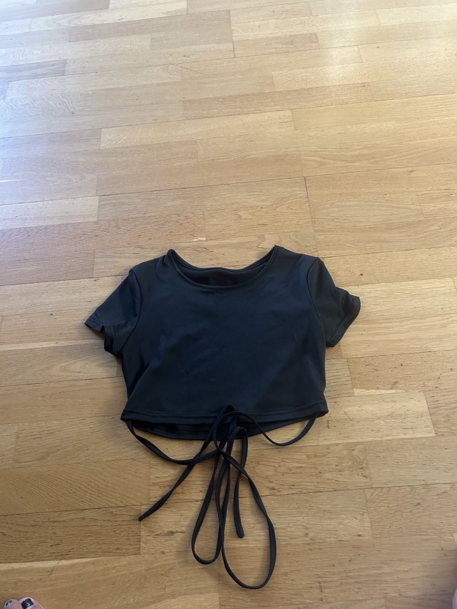 T-Shirts: T shirt set gr s – Gebraucht aus Allschwil von selake990673