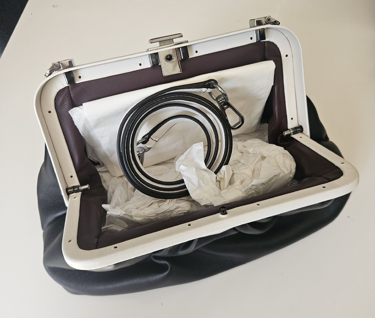 Givenchy Sacs femmes: Sac Givenchy, neuf jamais porté.  – Neuf avec emballage d'origine à Onex par fre_gd9f 1