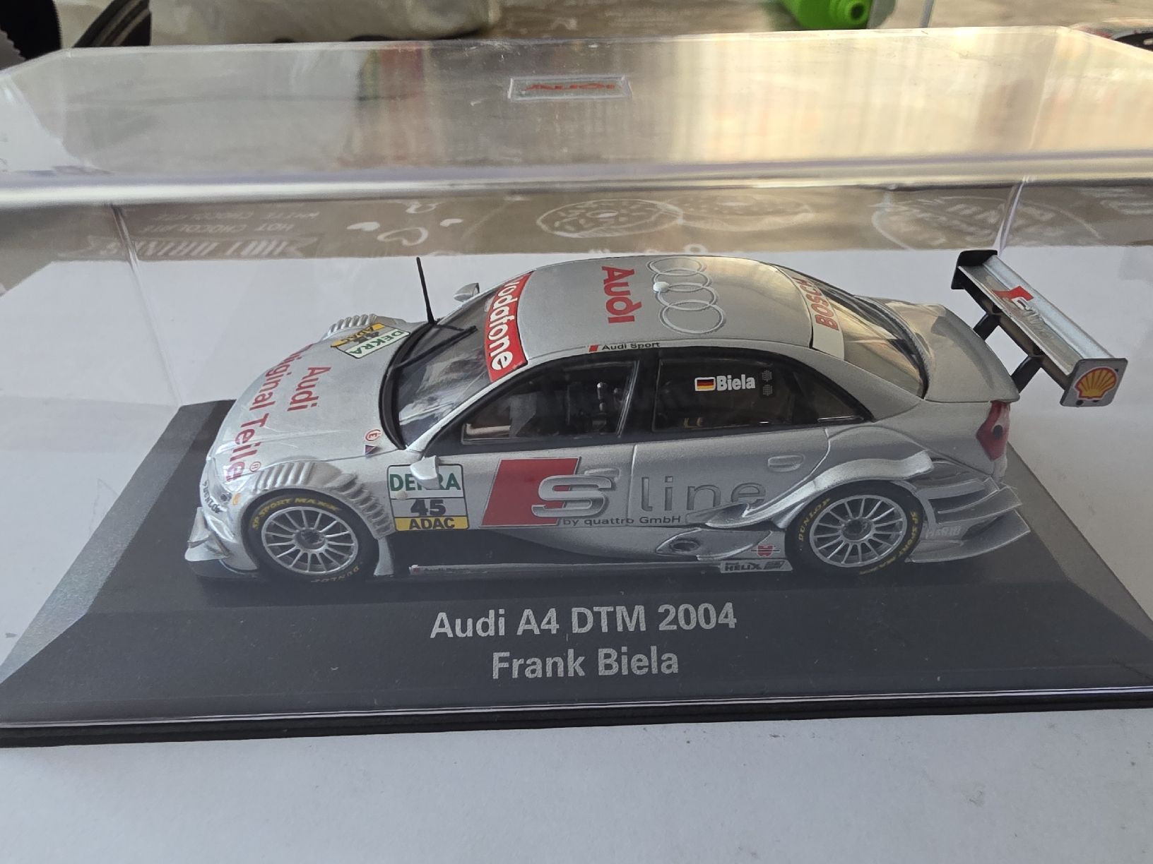 Audi Modellini d'auto: Audi A4 DTM 2004 – Nuovo e nell'imballaggio originale da Alpnach Dorf venduto da Claudio1488