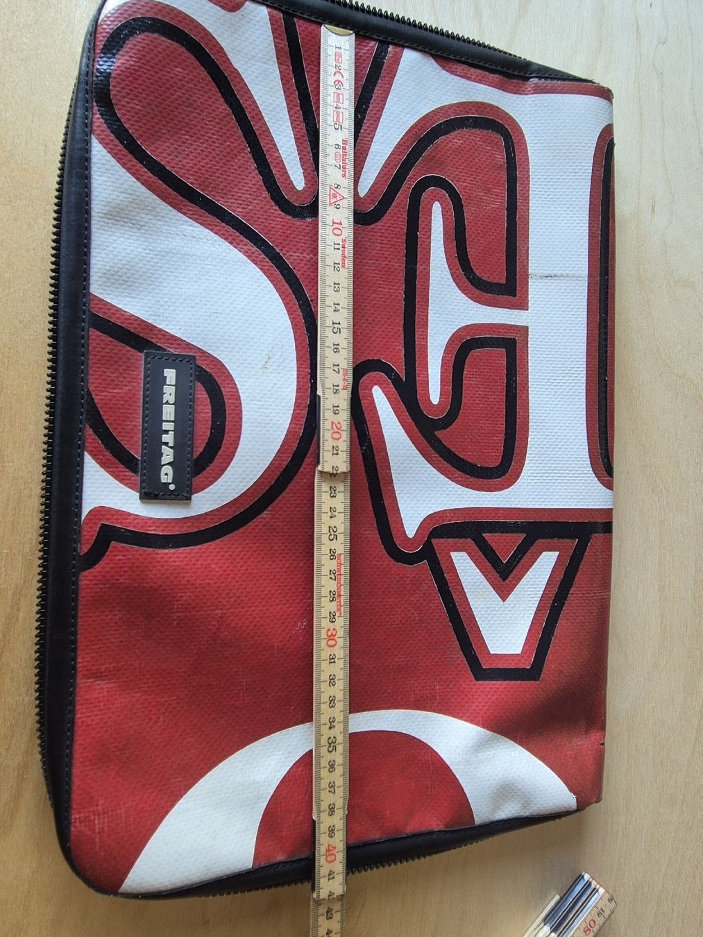 Freitag Borse: Freitag Tasche Notebook Rot Weiss Grosses Logo – Nuovo (secondo la descrizione) da Busswil BE venduto da Thomthom1 4