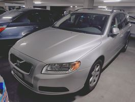 Volvo V70 D5