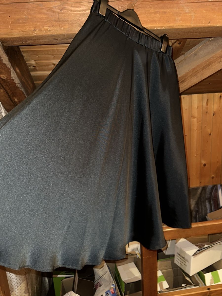 Max Mara Gonne: Smaragd Grüner rock, Grösse 34 Intrend – Nuovo (secondo la descrizione) da Erlinsbach SO venduto da aka_5b2y 5