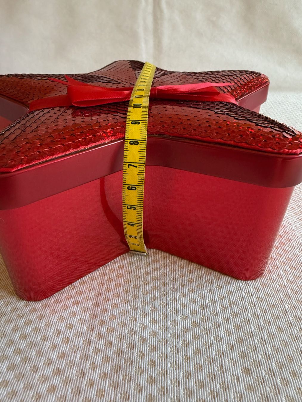 Dolce & Gabbana Contenitori & Simili: Boîte à biscuits - décor de Noël – Usato da Sion venduto da accroshoes 6