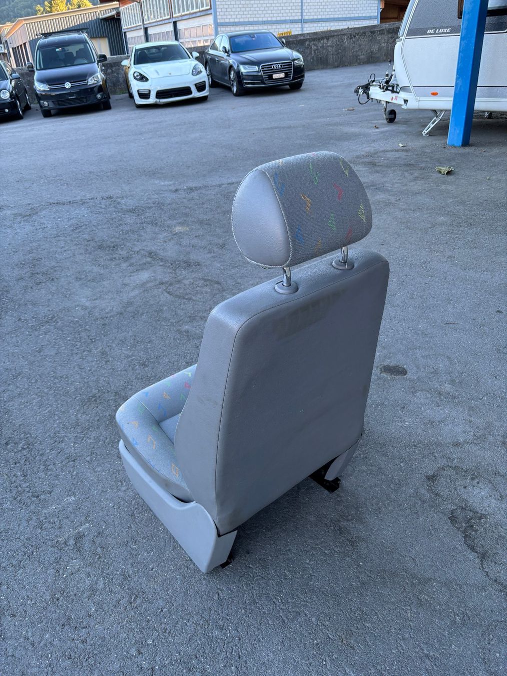 VW Tutti pezzi di ricambio auto: VW T5 Fahrersitz – Usato da Gams venduto da mir_n5kk 4