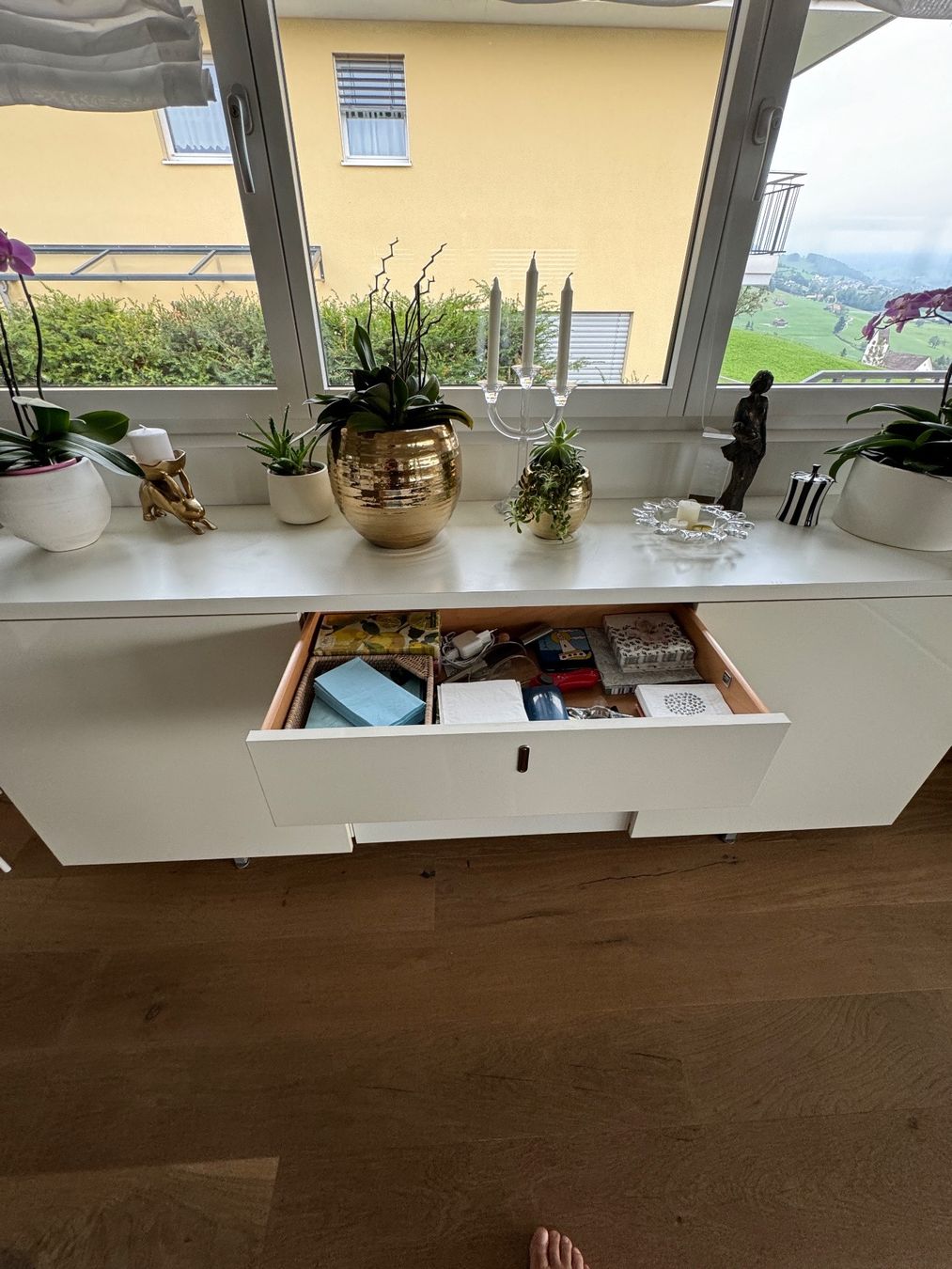 Büffets: Anrichte Möbel weiss von Schubiger Möbel – Gebraucht aus Goldingen von  2