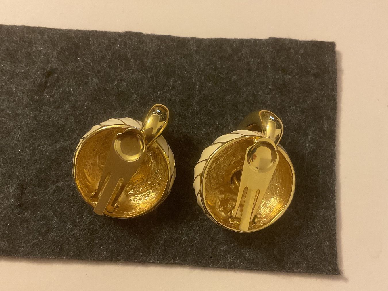 Orecchini pendenti & Orecchini a lobo: Vintage Ohrclips, creme/goldfarben – Usato da Uznach venduto da Ya_x7x6 2