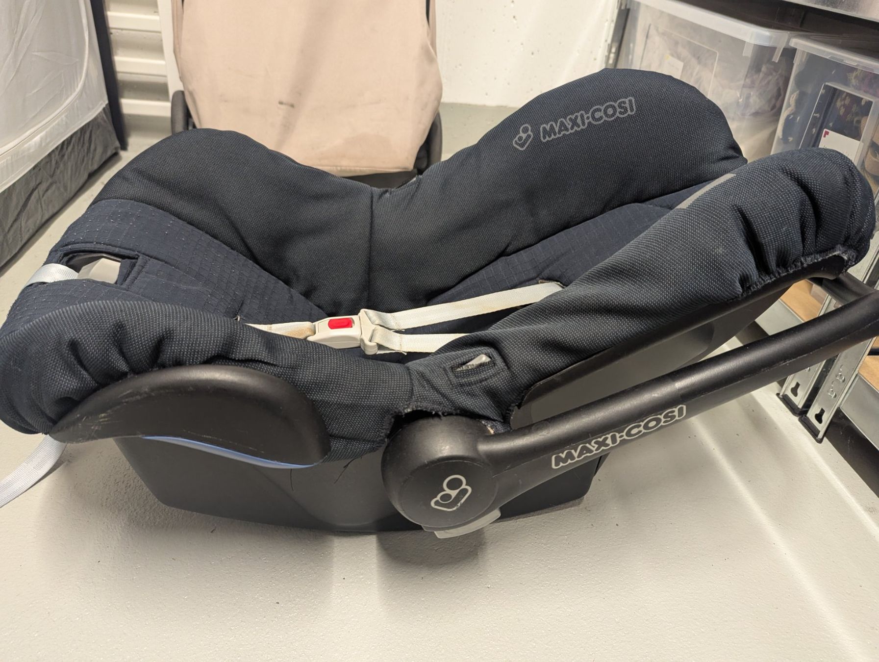Maxi-Cosi Seggiolini per auto: Maxi-Cosi Babyschale, Schwarz – Usato da Bern venduto da bjutzele