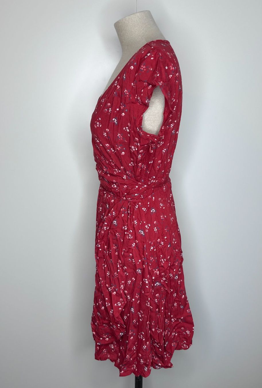 Hollister Kleider: Wrap Dress with Floral Print – Gebraucht aus St. Gallen von look-twice 1