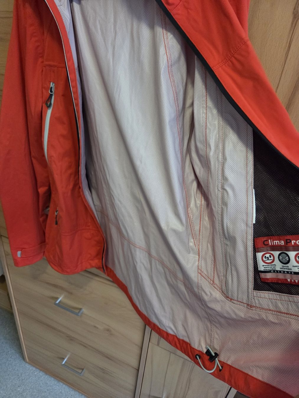 Giacche: Clima Protect Damen Freizeit Jacke mit Kapuze Gr.M Rot – Usato da Winterthur venduto da katzen07 6