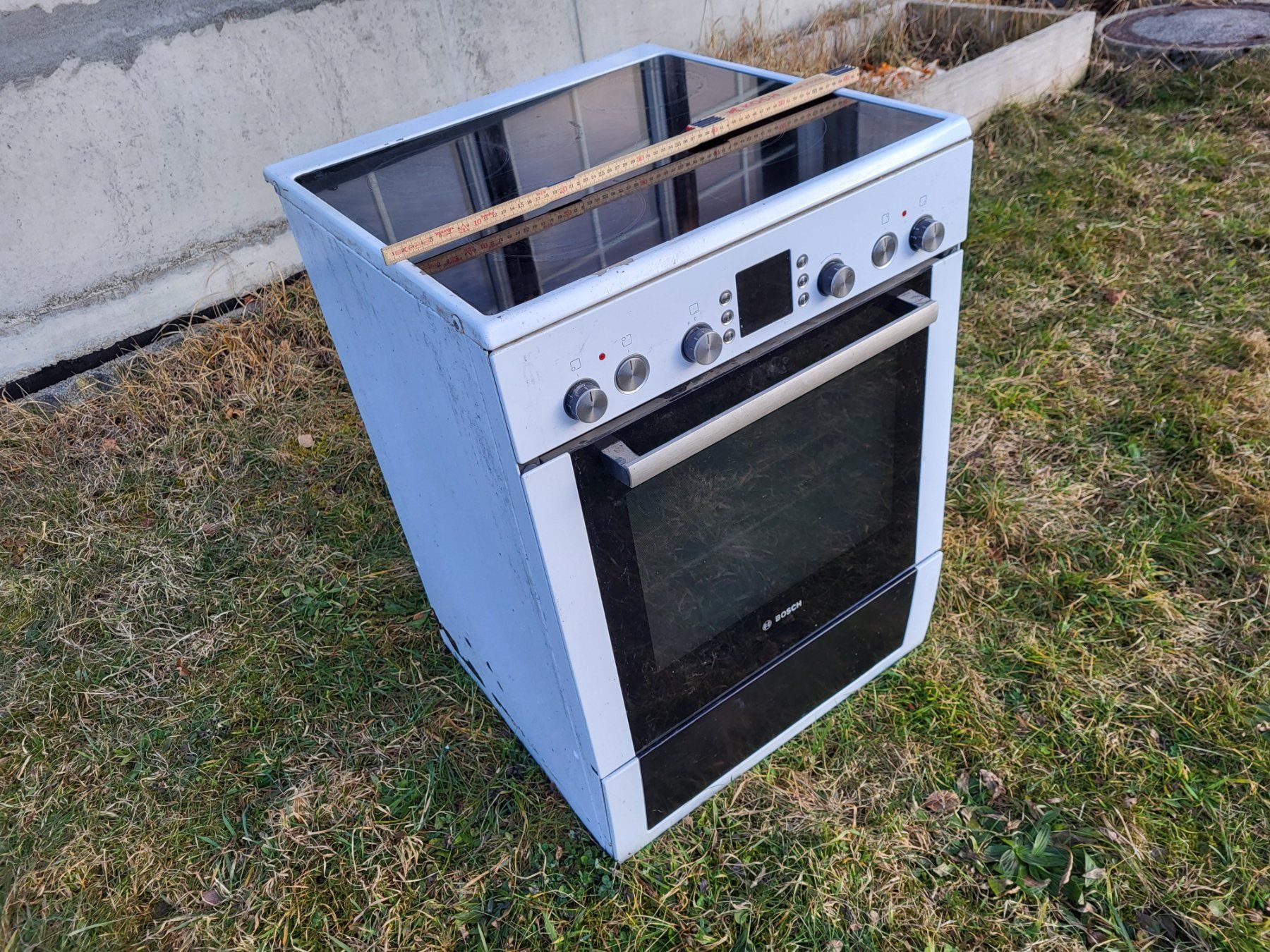 Elettrodomestici da cucina: Elektrokochherd Bosch mit Backofen Herd – Usato da Weissbad venduto da Milan041 1