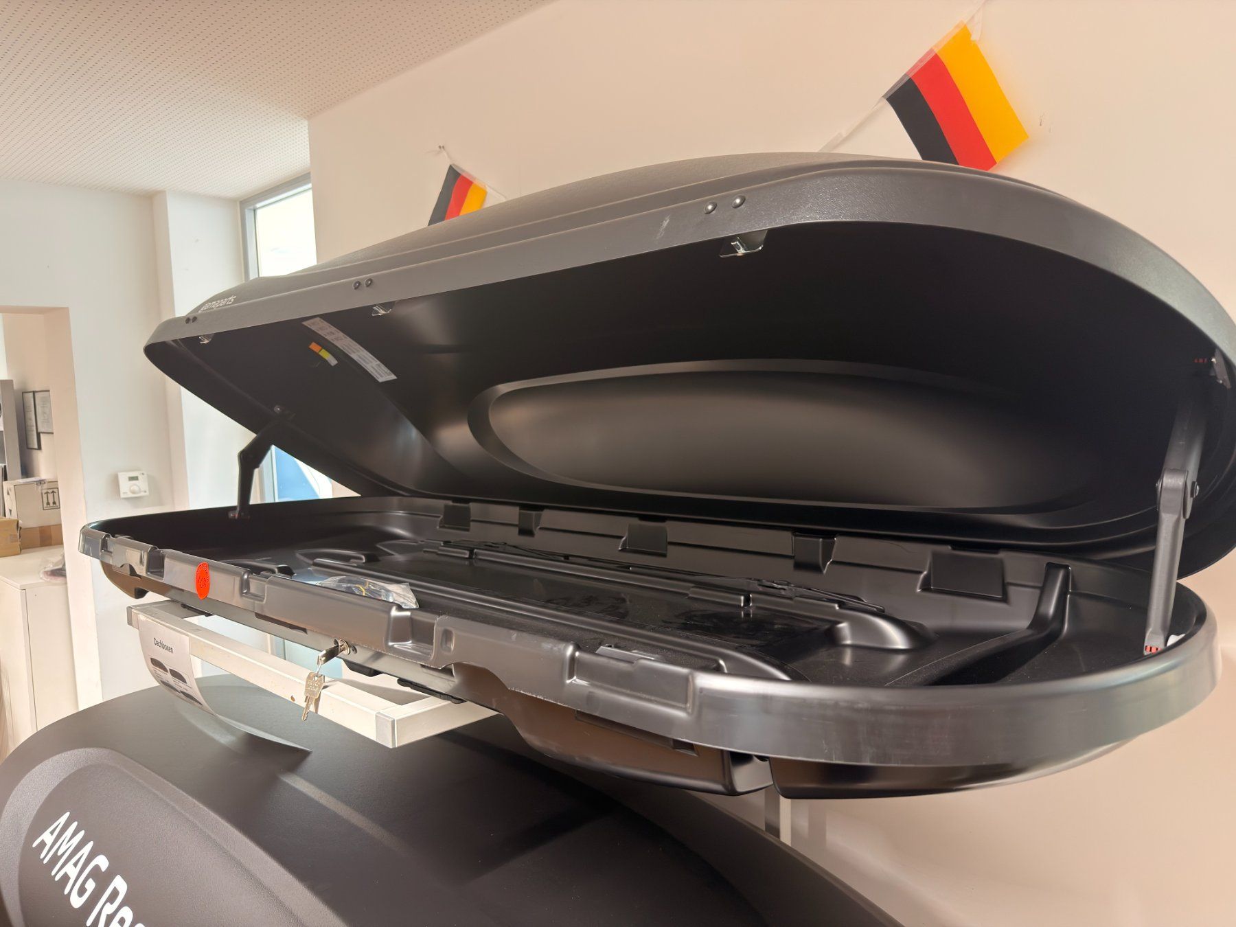 Gamaparts Dachboxen: Dachbox Neu Gamaparts 330L Schwarz Matt – Neu (gemäss Beschreibung) aus Dübendorf von AMAG-Autowelt 2