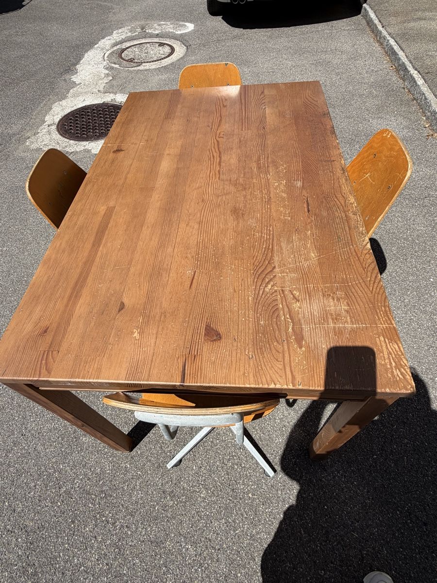 Set de table et chaises: Holztischisch mit 4 Embru Stühle gebraucht – D'occasion à dietikon par fernando011 3