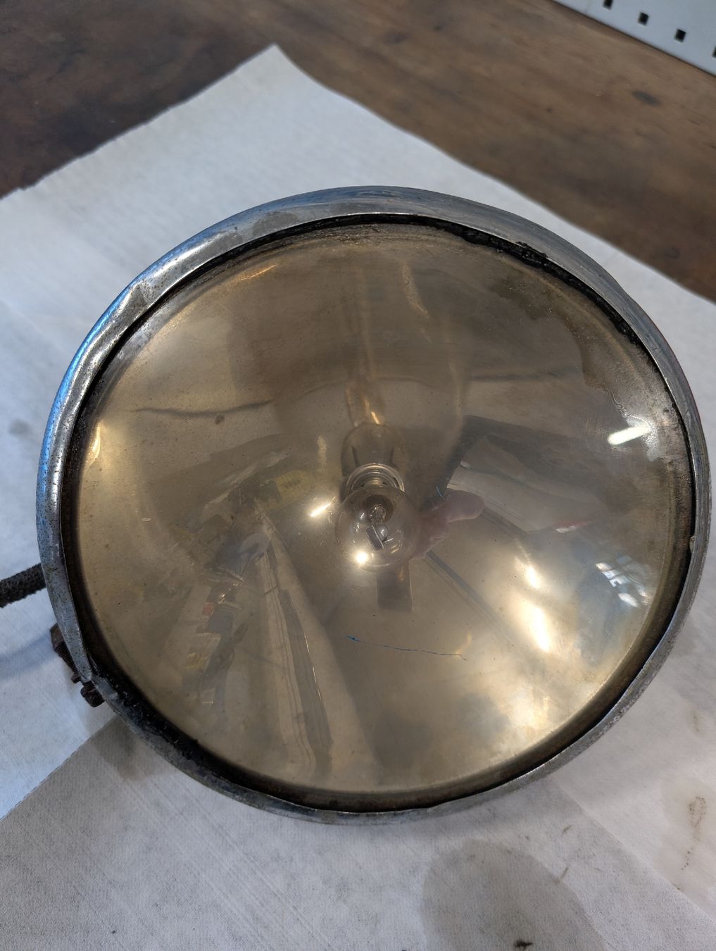 Alle Autoersatzteile: Oldtimer Lampe, Scheinwerfer  – Defekt aus Eichberg von Asrael4