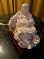 Buddha aus Porzellan (?)