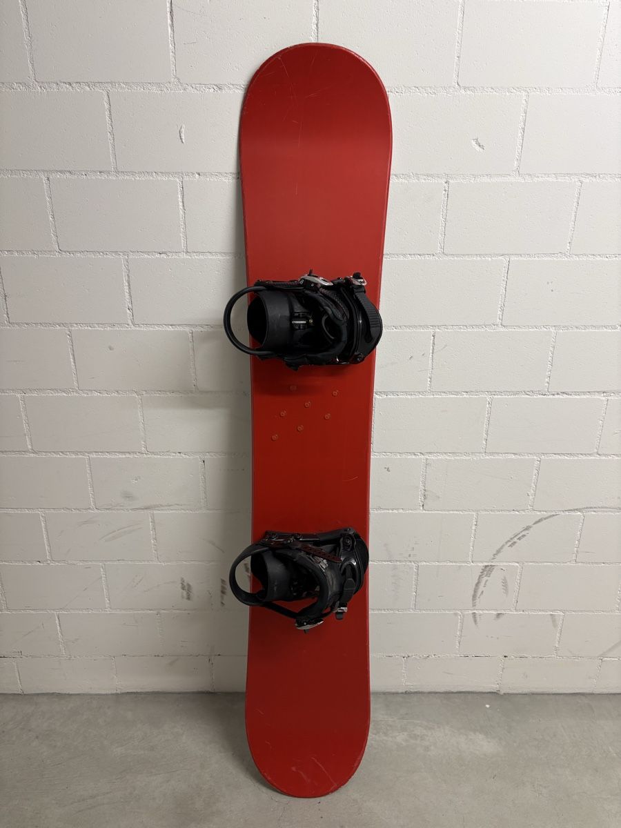 Snowboard Nitro Boards: Snowboard mit Bindung rot schwarz gebraucht – Gebraucht aus Brüttisellen von Tania950S