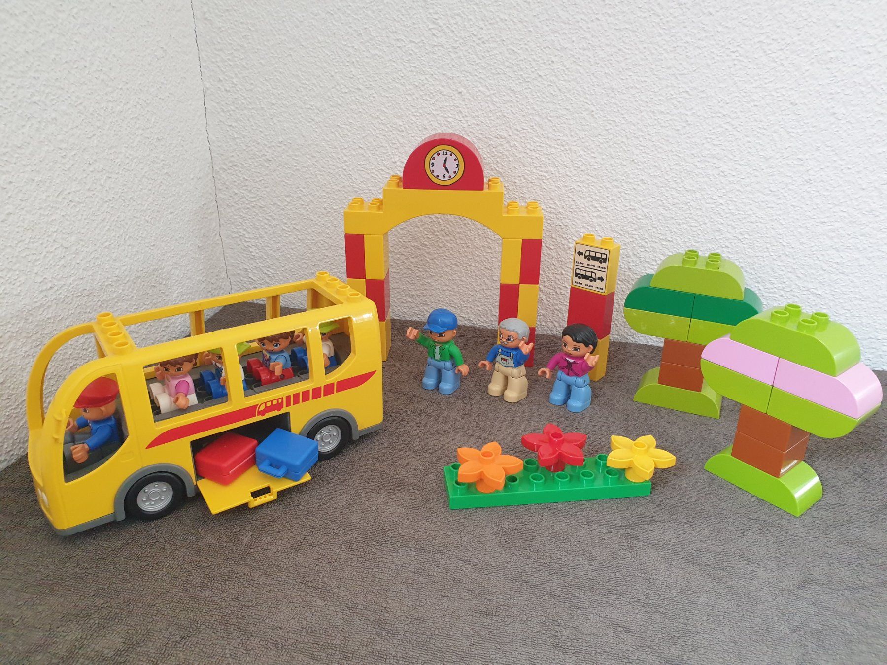 Giocattoli: Duplo (J05) Schulbus mit Haltestelle – Usato da Münchwilen TG venduto da VT-Trader 1