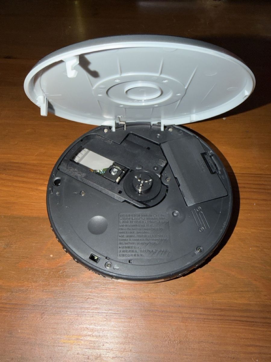Sony Lettore multimediale portatile: Sony Walkman CD D-EJ021 tragbarer CD-Player Silber Top Zus – Usato da Thun venduto da BanjoDan 2