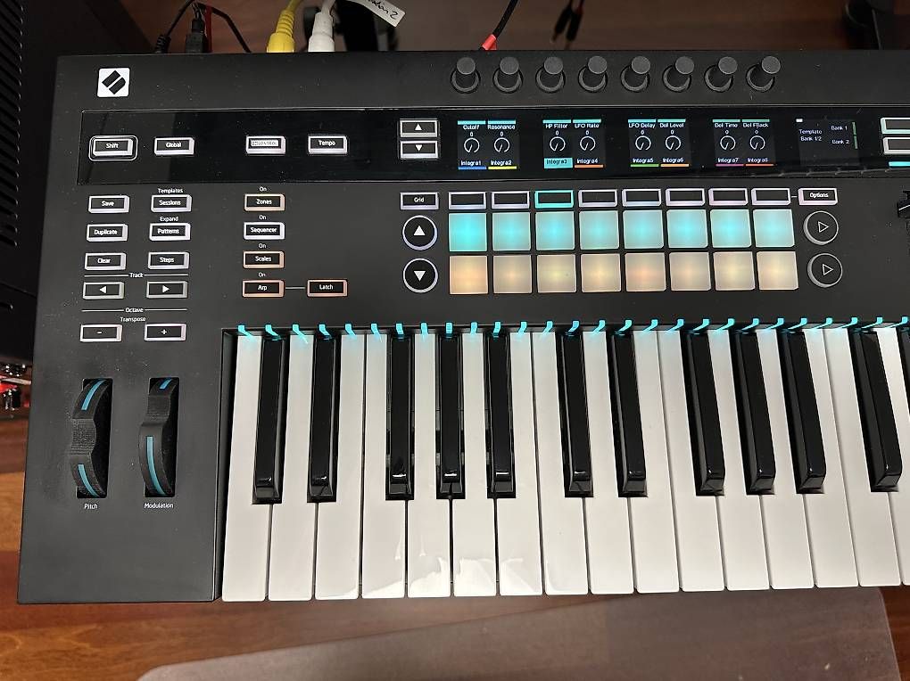 Novation Instruments de musique: Novation SL61 MKIII Controller Keyboard MK3 mit Sequenzer – D'occasion à Schaffhausen par Domjon 1