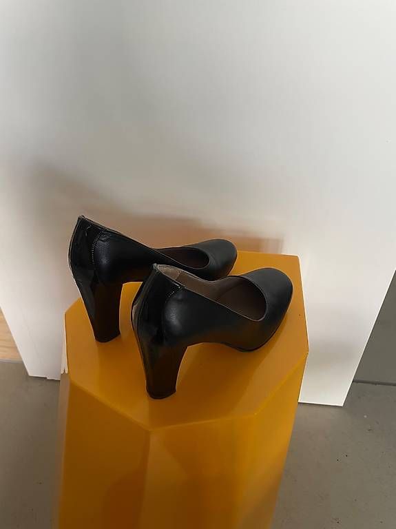 Chaussures femmes: Lederschuhe – D'occasion à Zürich par Grillieren