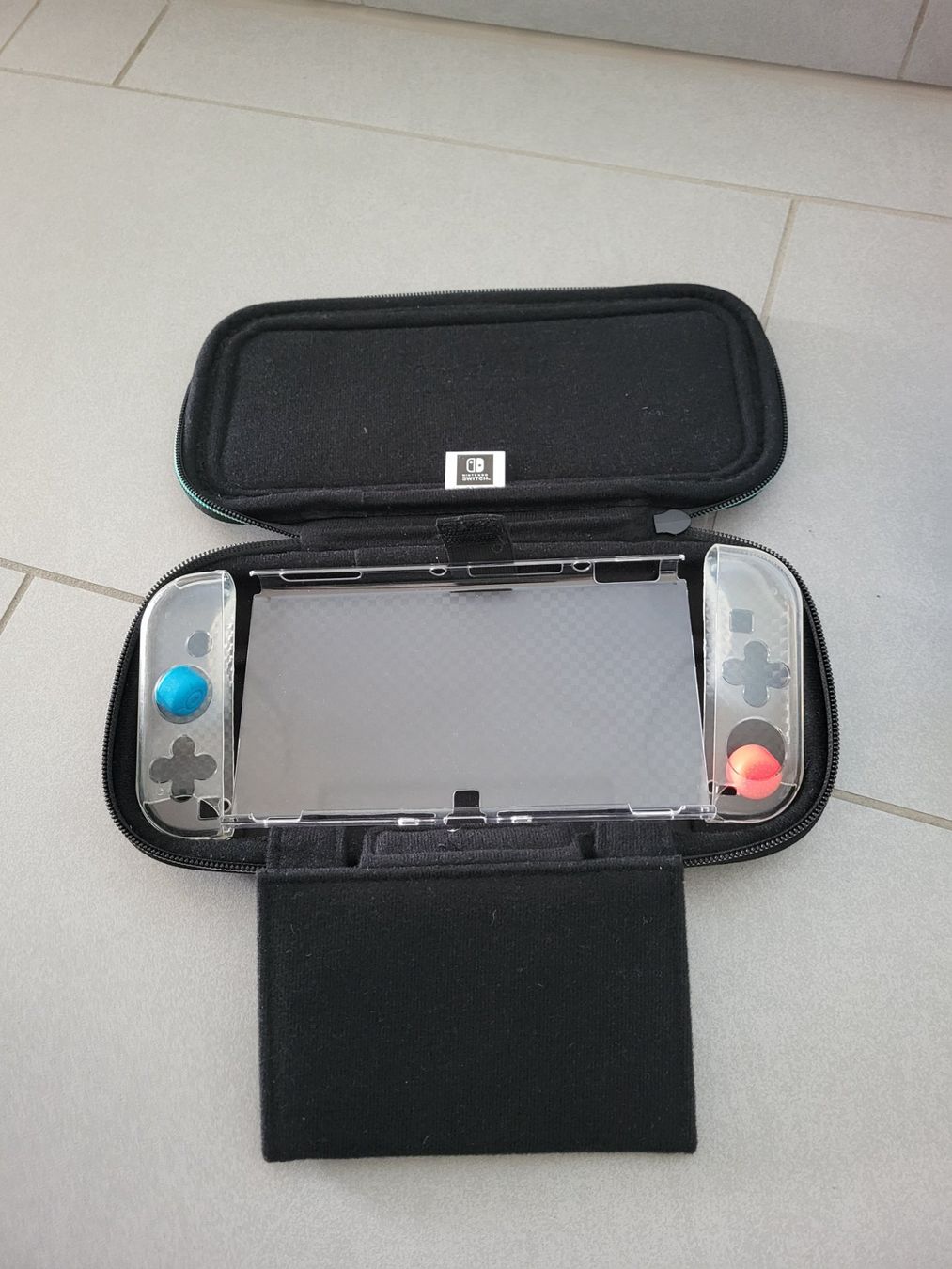 Nintendo Console: Nintendo Switch (OLED-Modell) mit Zubehör – Usato da Boswil venduto da i12i 9