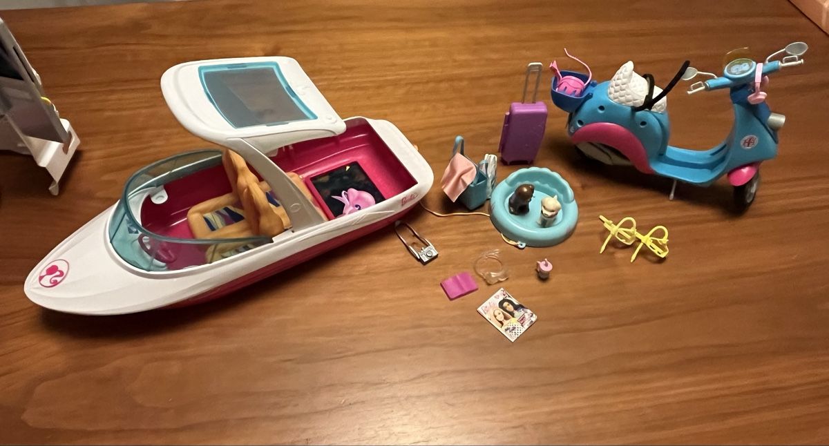 Jouets: Barbies – D'occasion à Luzern par ros_bgg6 6