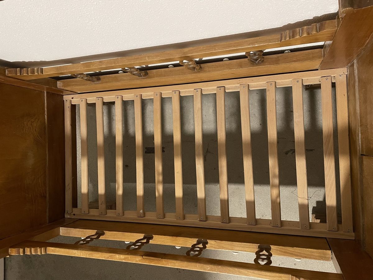 Letti: Couchette en bois avec porcelaine – Usato da Charmey (Gruyère) venduto da ovo_2pn9 1