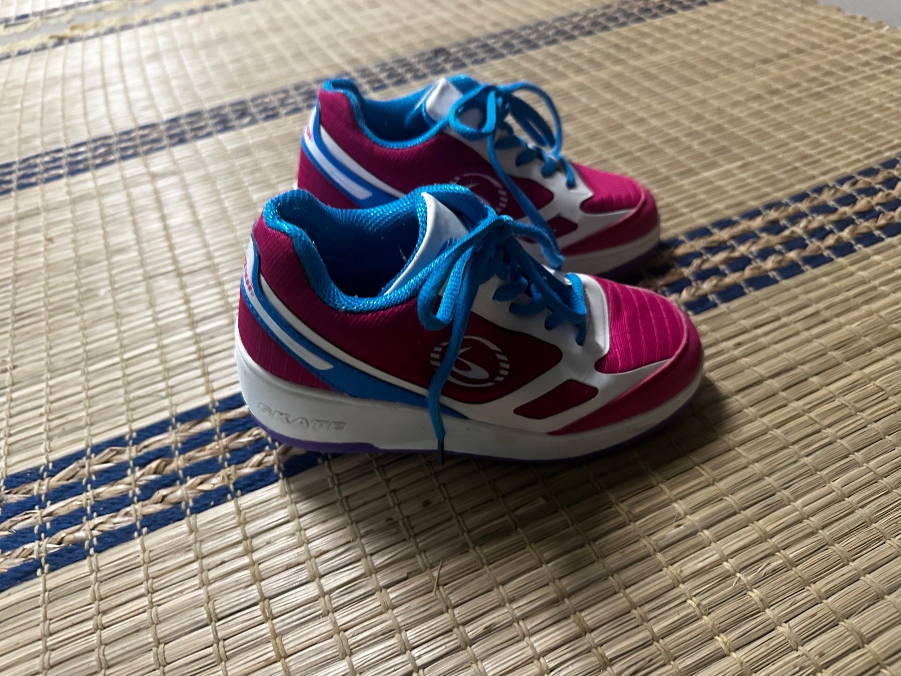 Chaussures filles: Schuhe – D'occasion à Rapperswil BE par aro_66tx