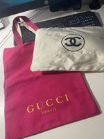 Gucci Beauty Stofftasche und Chanel Kosmetiktasche Set