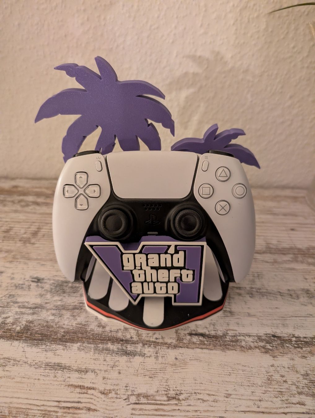 Wandhalterungen: PS 5 Controller Halter - GTA VI Style - 3D Druck – Neu (gemäss Beschreibung) aus Zürich von Ray81