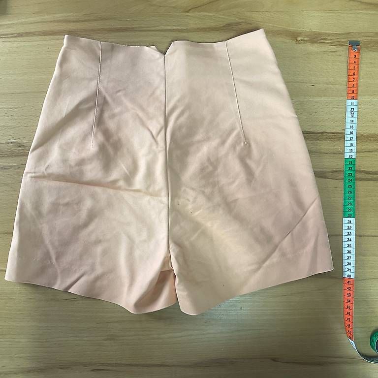 Pantaloni: Shorts Stradivarius 38 – Usato da Itingen venduto da alexasoldie 2