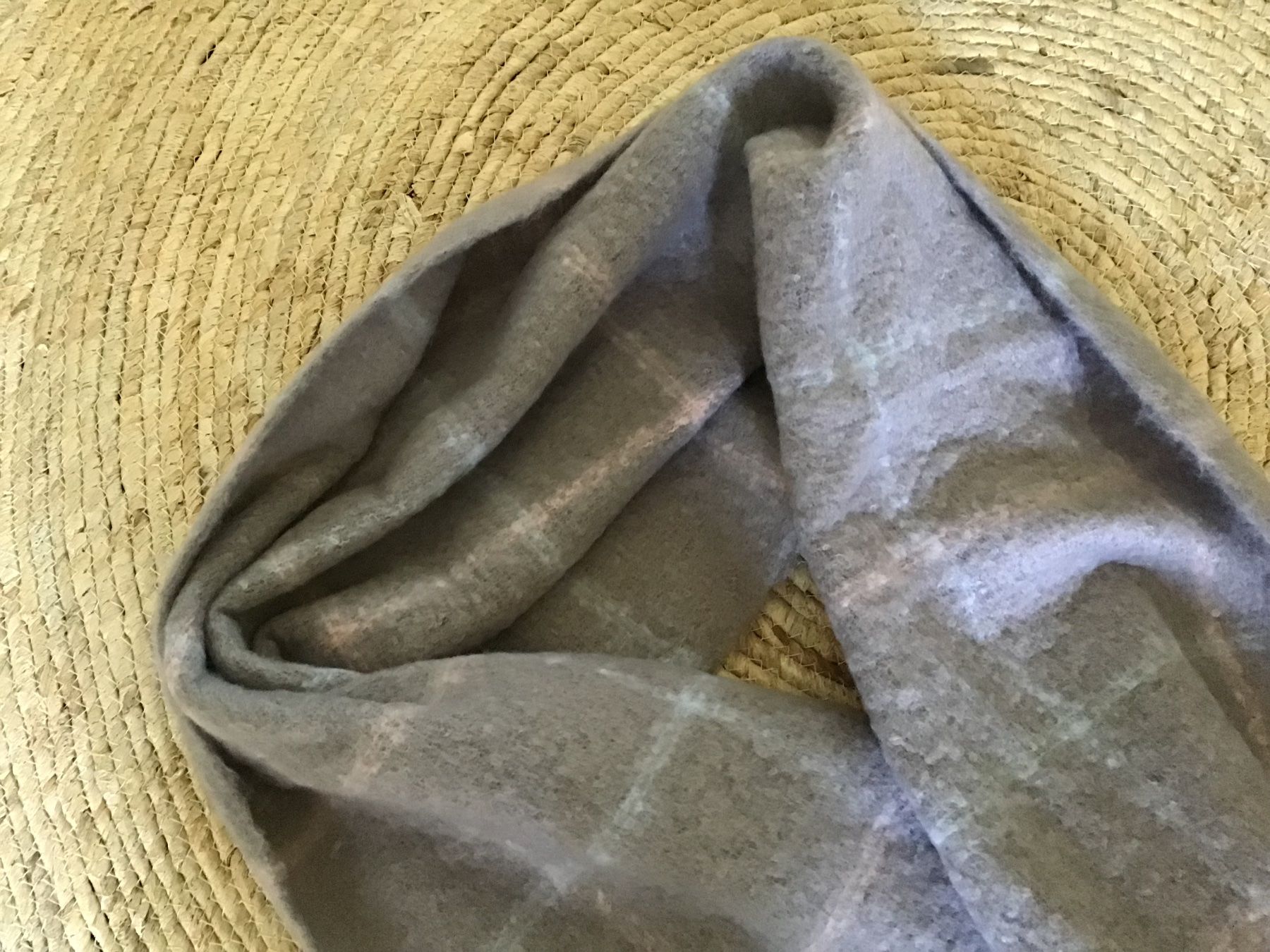 Foulards, Tücher & Schals: Flauschiger Winterschal – Neu (gemäss Beschreibung) aus Niederuzwil von Mala 1