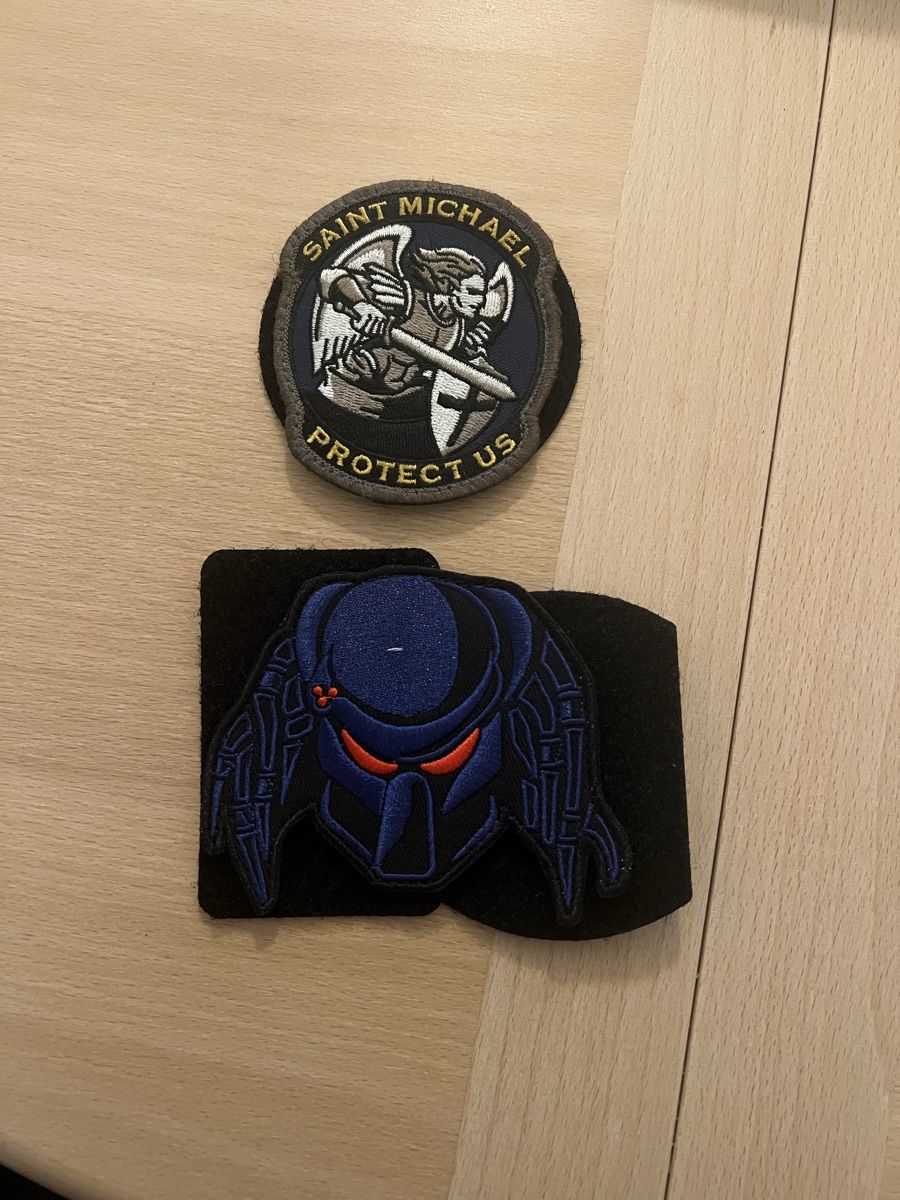 Placchette & Badge: Tactical Saint Michael & Predator Patch Set, Airsoft, – Nuovo (secondo la descrizione) da Winterthur venduto da DWARFCHAMBERS
