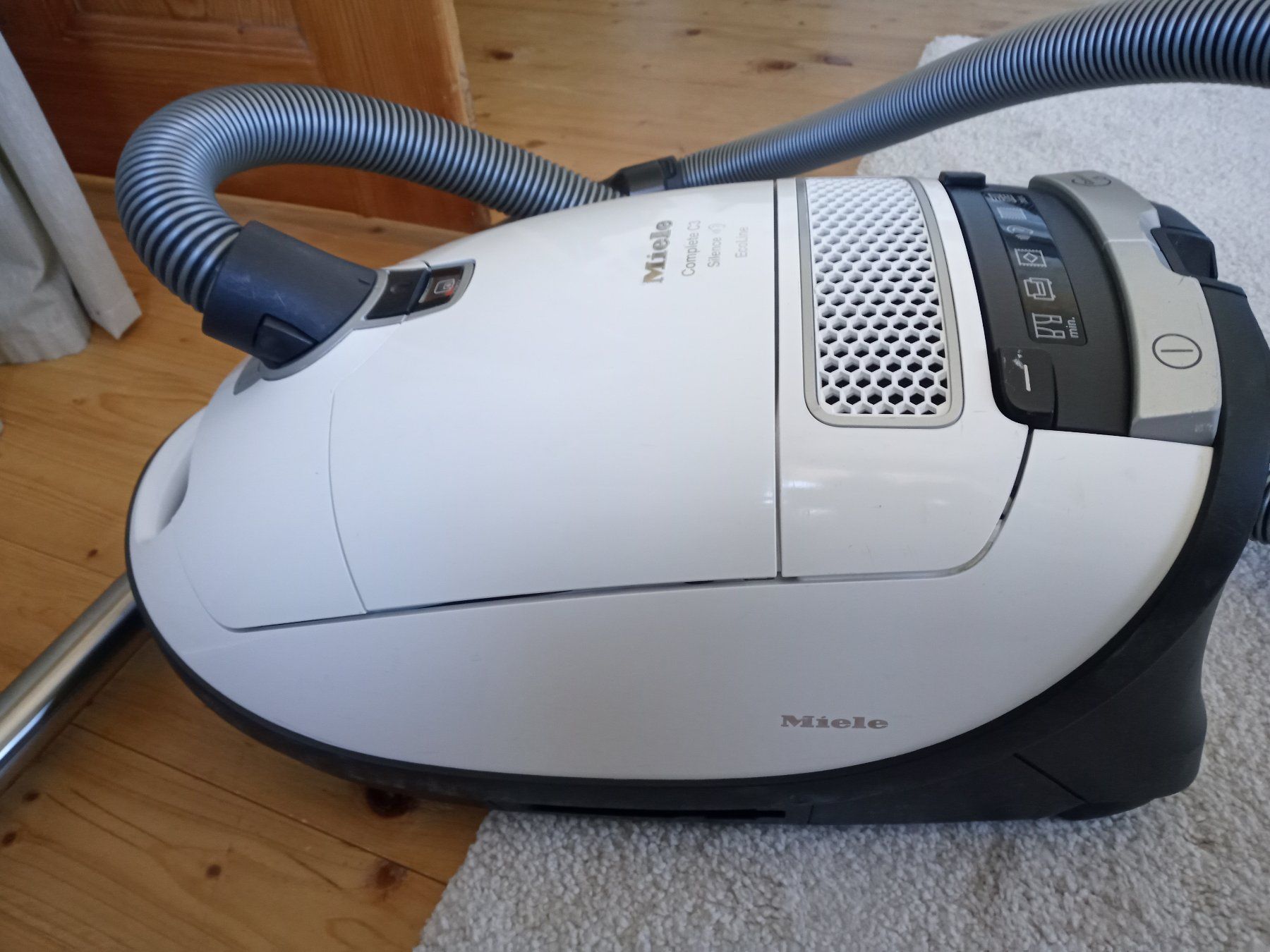 Miele Aspirapolveri & Accessori: Staubsauger Miele C3 Silence  Ecoline – Usato da Prez-vers-Siviriez venduto da Monija70 4