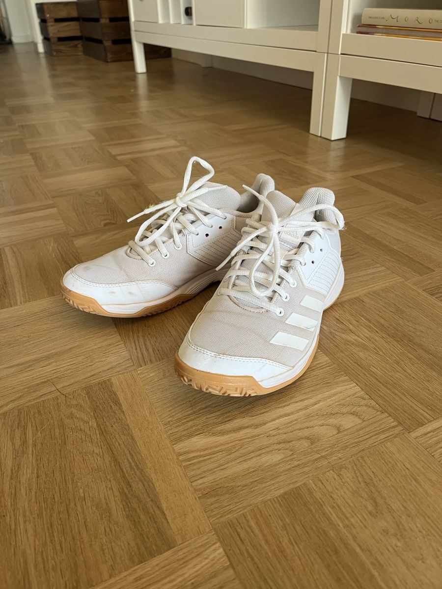 Adidas Scarpe da donna: Adidas tennis shoes – Nuovo (secondo la descrizione) da Thalwil venduto da zen_hpz5 1