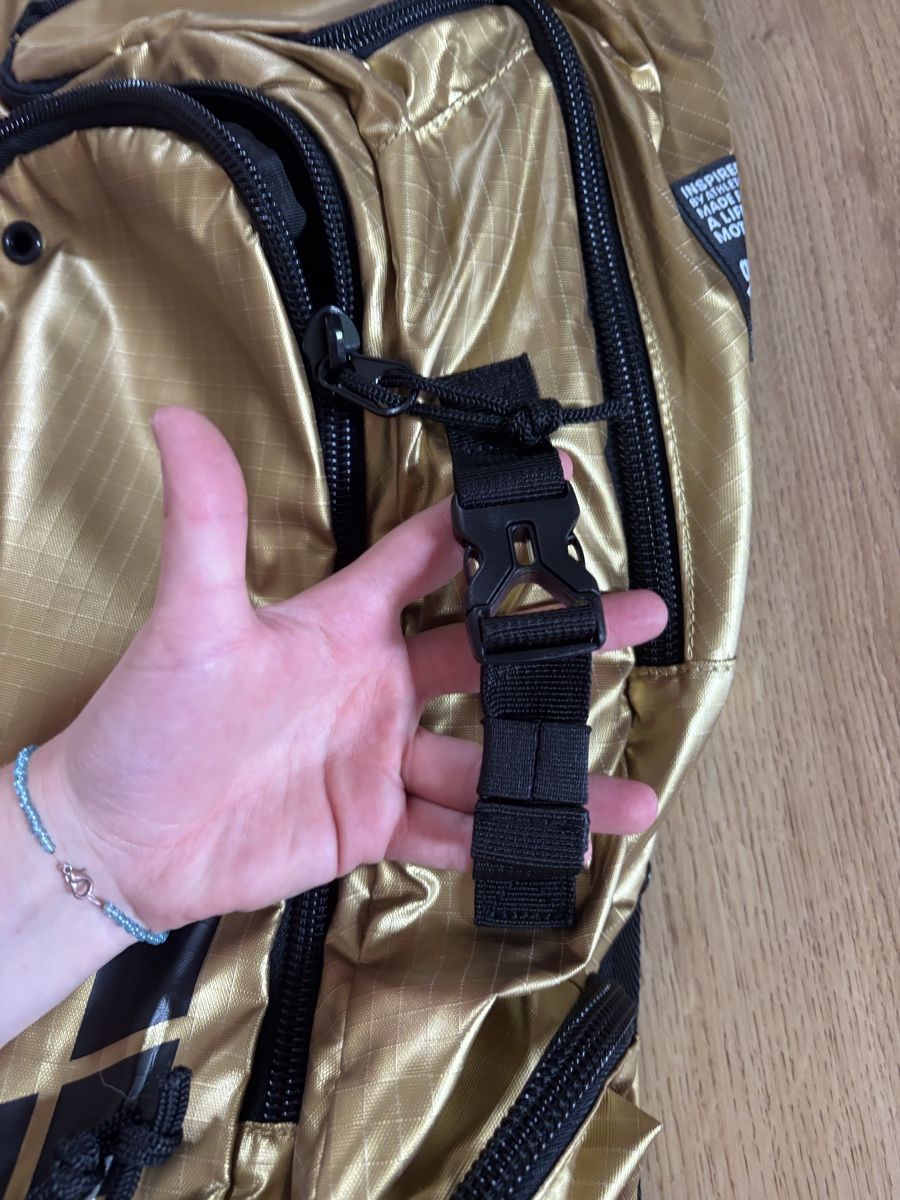 Arena Rucksäcke: Arena Rucksack Gold - nie benutzt – Neu und originalverpackt aus Kirchberg SG von lar_8mw6 4