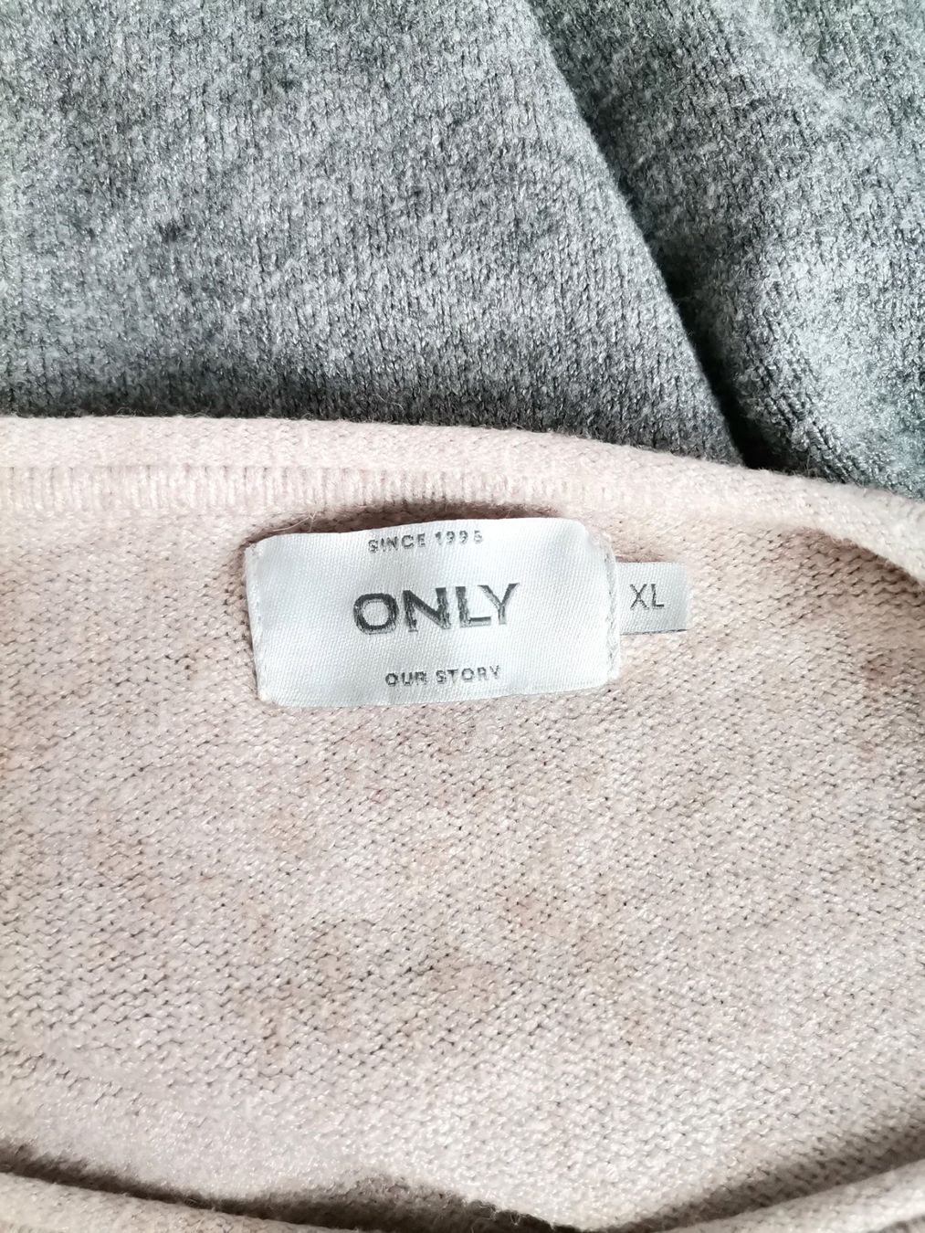 Only Kleider: ONLY Pulloverkleid im Colourblock-Design (Gr. XL) – Gebraucht aus Schaffhausen von Restwert_SH 4