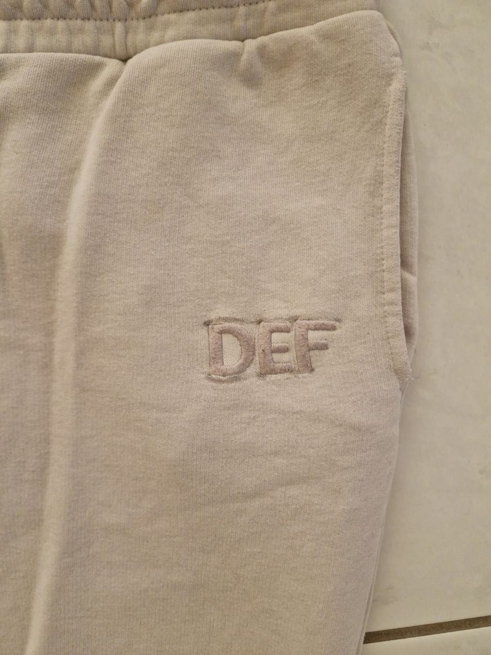 Hosen: DEF Beige Sweatpants – Gebraucht aus Bassersdorf von DonSolo 1