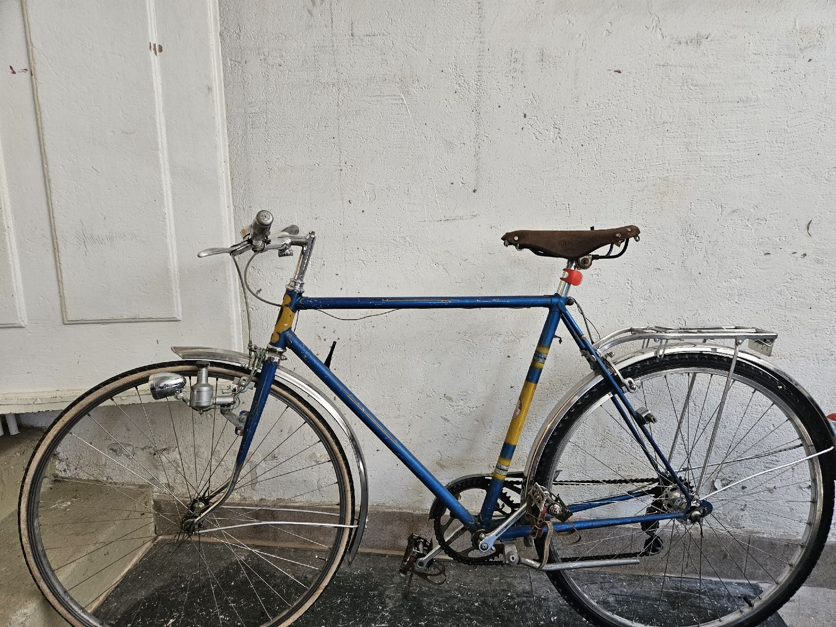 markise 2 50 m breit Lewens Look Trentino Kassettenmarkise - 2,50m x 1,66m Angebote bei LIDL erkunden: E-Trekking Color:Fahrradständer in RAL 7016 anthrazit