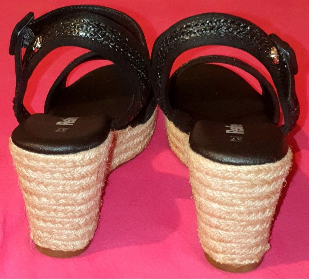 Scarpe da donna: Refresh Schwarze Keilabsatz-Sandalen Grösse 37 – Usato da Seuzach venduto da mar_8tfs 2