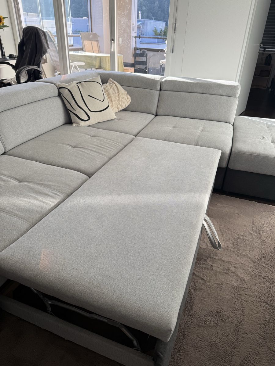 Conforama Sofas: Ecksofa hellgrau dunkelgrau mit zwei Hocker gebraucht – D'occasion à Ebikon par celine1603 4