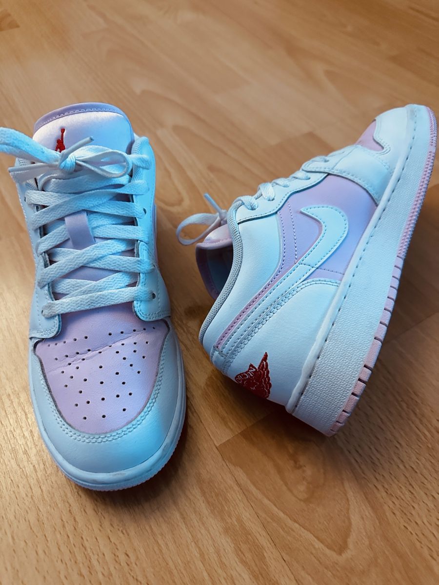 Jordan Chaussures femmes: Jordan 1 Low Rosa Weiss Gr. 37 – D'occasion à Thalwil par Mathilda2010 1