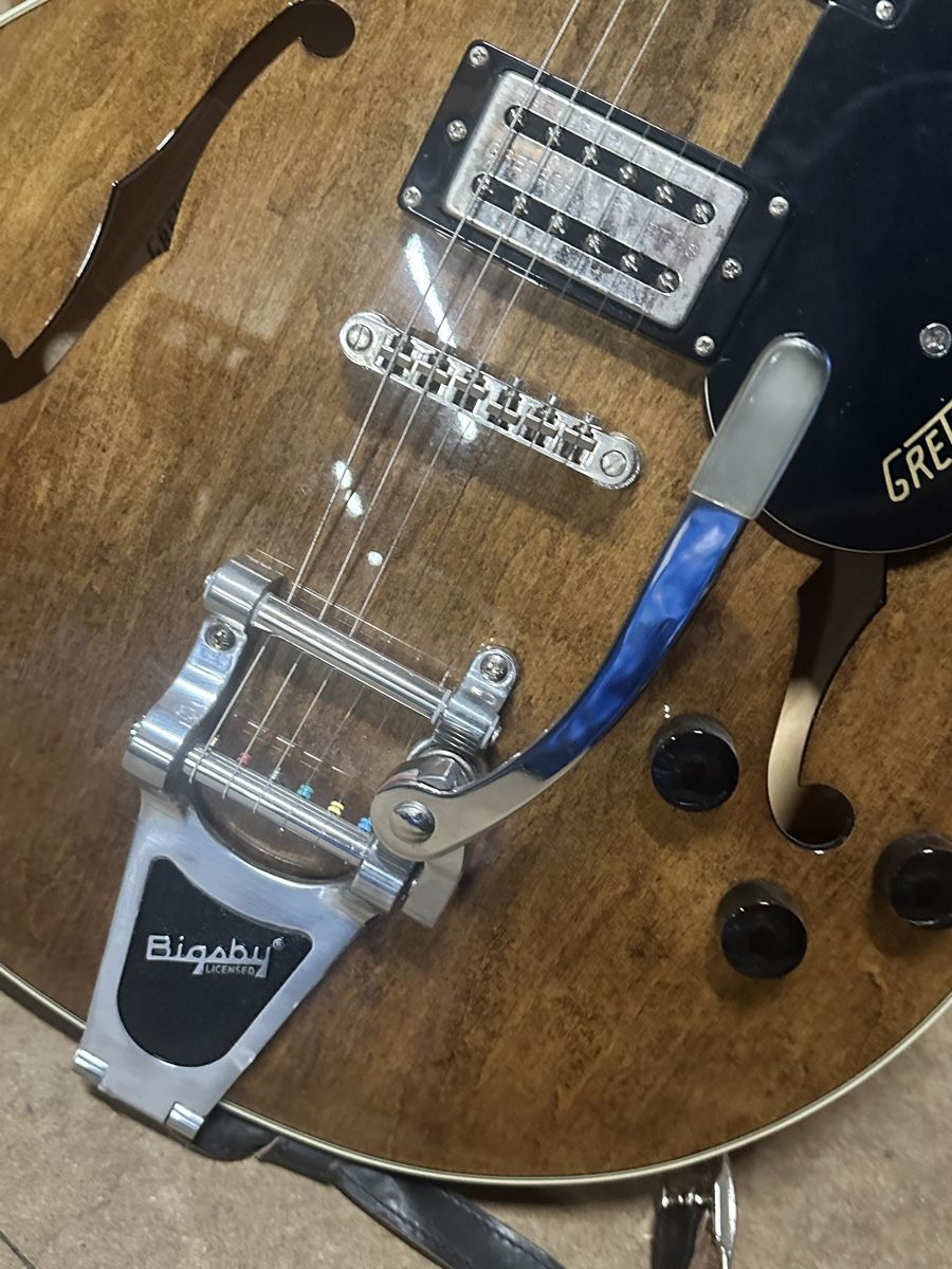 Gretsch Musikinstrumente: Gretsch Streamliner Braun mit Bigsby – Gebraucht aus Zürich von hannahbuettgen 1